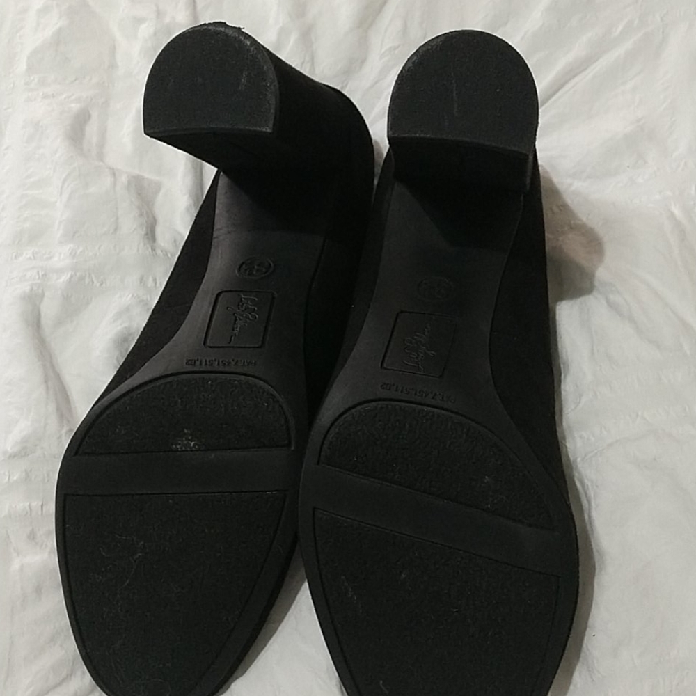 Shoes - Picture 2 of 4